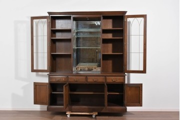 中古　美品　希少な廃番品　カリモク家具(karimoku)　domani(ドマーニ)　QUEENS LIFE(クイーンズライフ)　ミラーバックのキャビネット　現行推定定価約110万円　(R-085819)