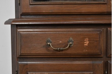 中古　美品　希少な廃番品　カリモク家具(karimoku)　domani(ドマーニ)　QUEENS LIFE(クイーンズライフ)　ミラーバックのキャビネット　現行推定定価約110万円　(R-085819)