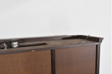 中古　美品　希少な廃番品　カリモク家具(karimoku)　domani(ドマーニ)　QUEENS LIFE(クイーンズライフ)　ミラーバックのキャビネット　現行推定定価約110万円　(R-085819)