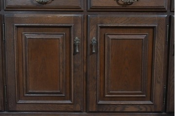 中古　美品　希少な廃番品　カリモク家具(karimoku)　domani(ドマーニ)　QUEENS LIFE(クイーンズライフ)　ミラーバックのキャビネット　現行推定定価約110万円　(R-085819)