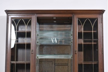 中古　美品　希少な廃番品　カリモク家具(karimoku)　domani(ドマーニ)　QUEENS LIFE(クイーンズライフ)　ミラーバックのキャビネット　現行推定定価約110万円　(R-085819)