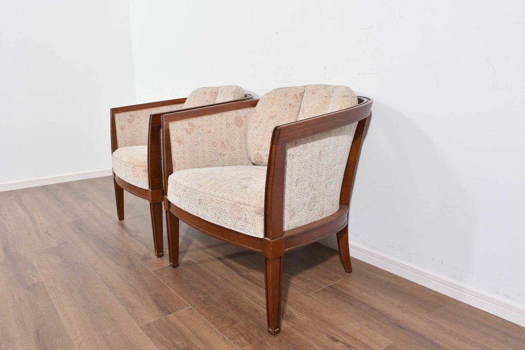 中古　DREXEL HERITAGE(ドレクセルヘリテイジ)　落ち着きのあるデザインが上品なラウンジチェア2脚セット　定価(2脚合計)約80万円　(R-085820)