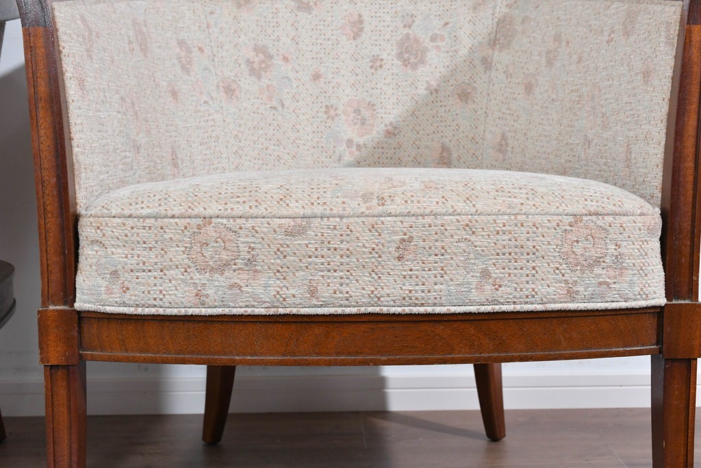 中古　DREXEL HERITAGE(ドレクセルヘリテイジ)　落ち着きのあるデザインが上品なラウンジチェア2脚セット　定価(2脚合計)約80万円　(R-085820)