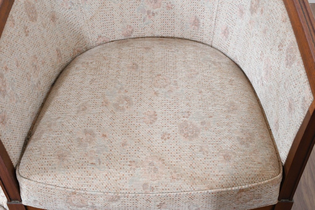 中古　DREXEL HERITAGE(ドレクセルヘリテイジ)　落ち着きのあるデザインが上品なラウンジチェア2脚セット　定価(2脚合計)約80万円　(R-085820)