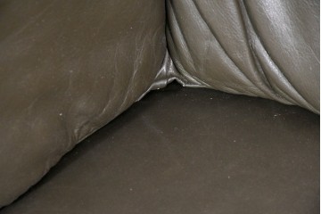 中古　maruni(マルニ木工)　地中海ロイヤルシリーズ　本革(レザー)　気品ある佇まいのラウンジチェア　定価約48万円　(R-085821)