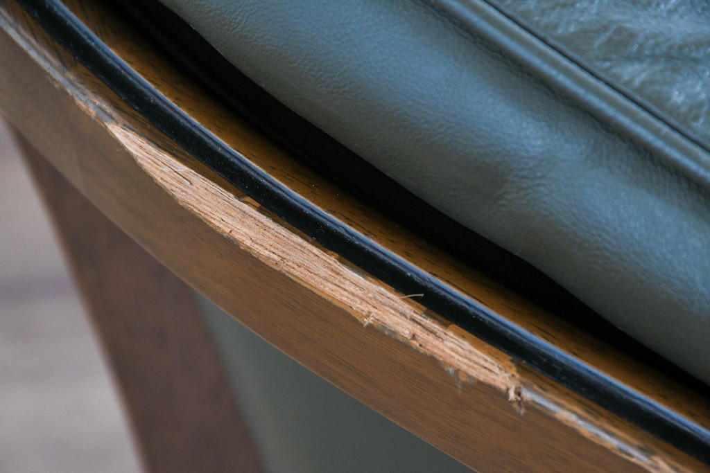 中古　maruni(マルニ木工)　地中海ロイヤルシリーズ　本革(レザー)　気品ある佇まいのラウンジチェア　定価約48万円　(R-085821)