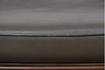 中古　maruni(マルニ木工)　地中海ロイヤルシリーズ　本革(レザー)　気品ある佇まいのラウンジチェア　定価約48万円　(R-085821)