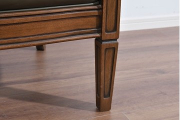 中古　maruni(マルニ木工)　地中海ロイヤルシリーズ　本革(レザー)　気品ある佇まいのラウンジチェア　定価約48万円　(R-085821)