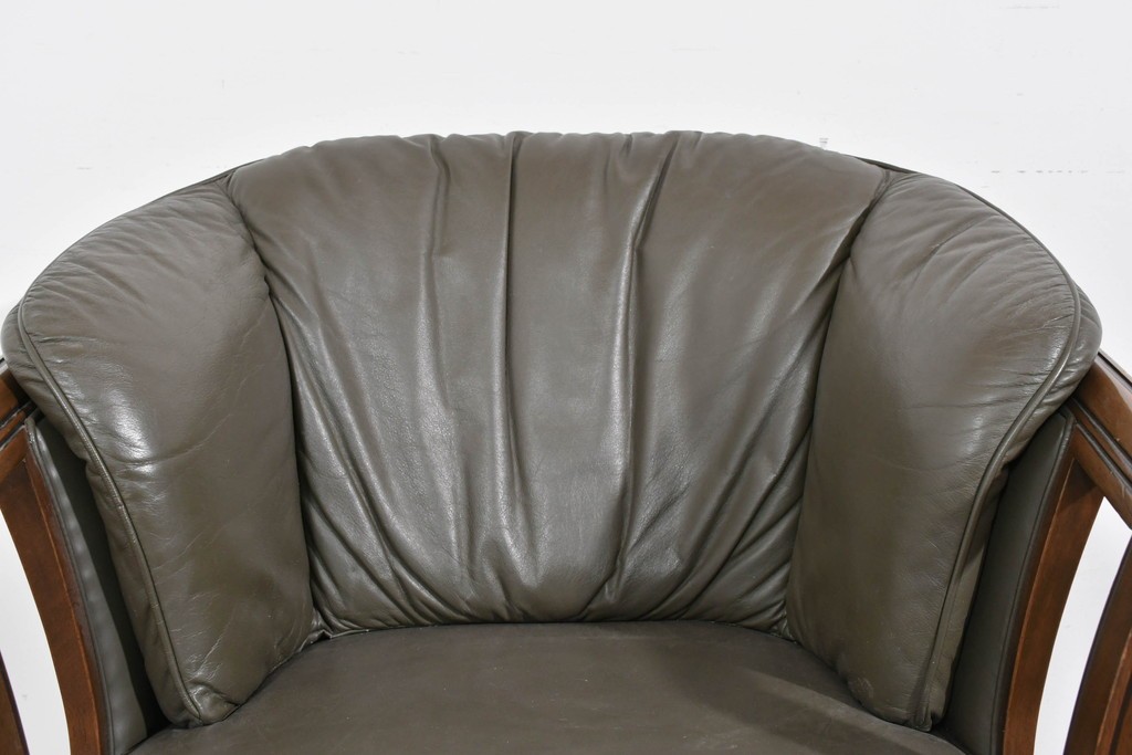 中古　maruni(マルニ木工)　地中海ロイヤルシリーズ　本革(レザー)　気品ある佇まいのラウンジチェア　定価約48万円　(R-085821)