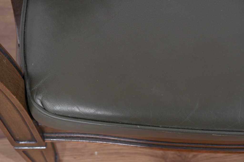 中古　maruni(マルニ木工)　地中海ロイヤルシリーズ　本革(レザー)　気品ある佇まいのラウンジチェア　定価約48万円　(R-085821)