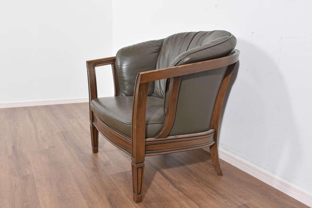 中古　maruni(マルニ木工)　地中海ロイヤルシリーズ　本革(レザー)　気品ある佇まいのラウンジチェア　定価約48万円　(R-085821)