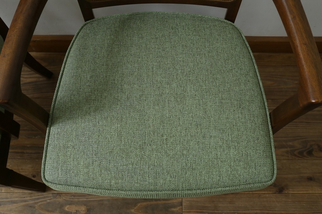 中古　超美品　maruni(マルニ木工)　地中海ロイヤルシリーズ　柔らかな曲線アームが魅力のレティーロチェア2脚セット　定価(2脚合計)約19万円　(R-085828)