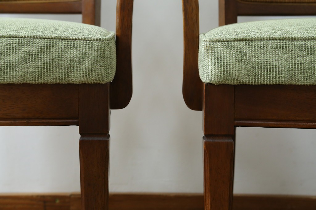 中古　超美品　maruni(マルニ木工)　地中海ロイヤルシリーズ　柔らかな曲線アームが魅力のレティーロチェア2脚セット　定価(2脚合計)約19万円　(R-085828)