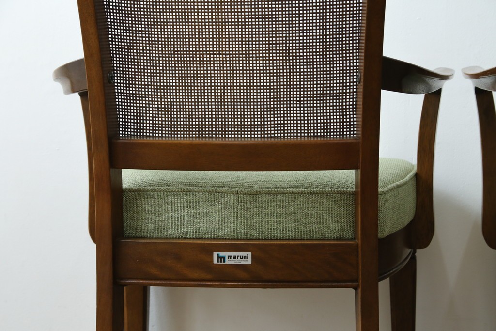 中古　超美品　maruni(マルニ木工)　地中海ロイヤルシリーズ　柔らかな曲線アームが魅力のレティーロチェア2脚セット　定価(2脚合計)約19万円　(R-085828)