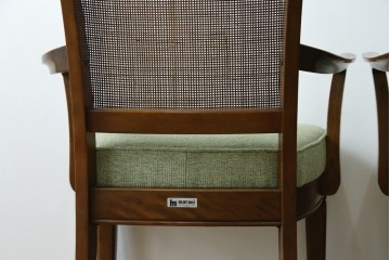 中古　超美品　maruni(マルニ木工)　地中海ロイヤルシリーズ　柔らかな曲線アームが魅力のレティーロチェア2脚セット　定価(2脚合計)約19万円　(R-085828)