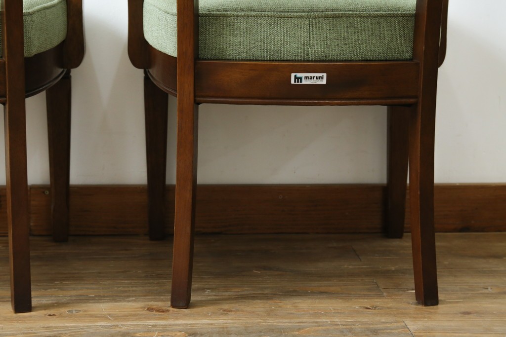 中古　超美品　maruni(マルニ木工)　地中海ロイヤルシリーズ　柔らかな曲線アームが魅力のレティーロチェア2脚セット　定価(2脚合計)約19万円　(R-085828)