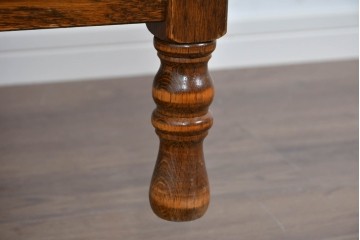 中古　美品　希少な廃番品　三越家具(現カントリーハウス)　Brugge(ブルージュ)　重厚感のある佇まいとクラシカルな装飾が魅力のデスク　(R-085829)