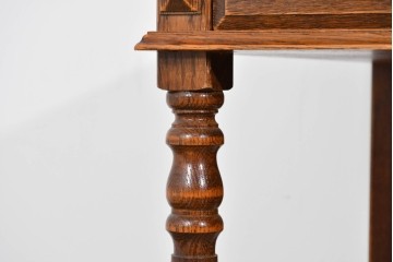 中古　美品　希少な廃番品　三越家具(現カントリーハウス)　Brugge(ブルージュ)　重厚感のある佇まいとクラシカルな装飾が魅力のデスク　(R-085829)