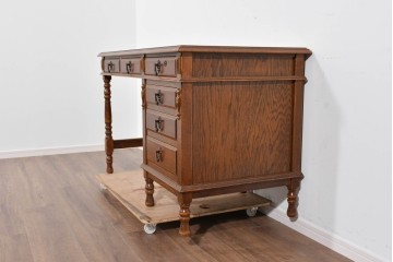 中古　美品　希少な廃番品　三越家具(現カントリーハウス)　Brugge(ブルージュ)　重厚感のある佇まいとクラシカルな装飾が魅力のデスク　(R-085829)