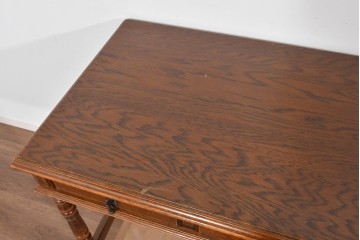 中古　美品　希少な廃番品　三越家具(現カントリーハウス)　Brugge(ブルージュ)　重厚感のある佇まいとクラシカルな装飾が魅力のデスク　(R-085829)