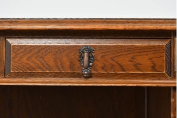 中古　美品　希少な廃番品　三越家具(現カントリーハウス)　Brugge(ブルージュ)　重厚感のある佇まいとクラシカルな装飾が魅力のデスク　(R-085829)