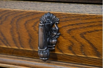 中古　美品　希少な廃番品　三越家具(現カントリーハウス)　Brugge(ブルージュ)　重厚感のある佇まいとクラシカルな装飾が魅力のデスク　(R-085829)