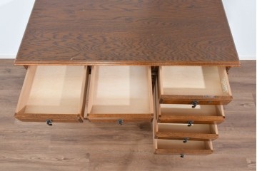 中古　美品　希少な廃番品　三越家具(現カントリーハウス)　Brugge(ブルージュ)　重厚感のある佇まいとクラシカルな装飾が魅力のデスク　(R-085829)