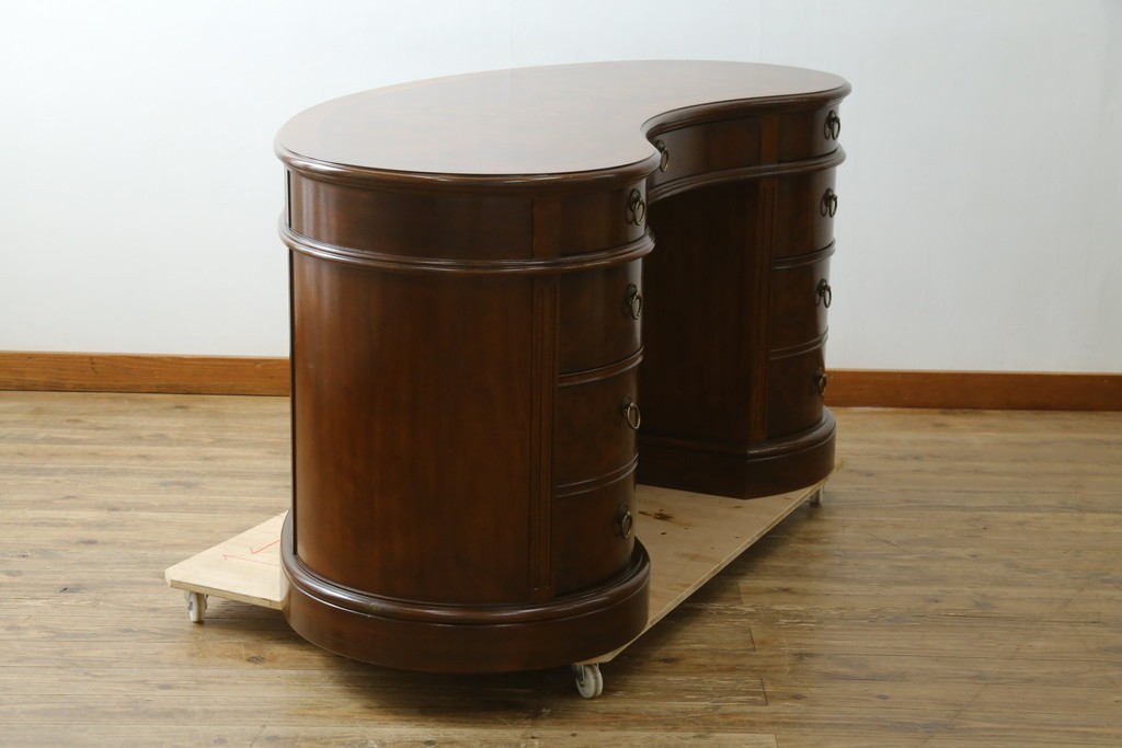 中古　DREXEL HERITAGE(ドレクセルヘリテイジ)　Cameo Classics(キャメオクラシックス)　気品ある曲面フォルムと木目が魅力のキドニーデスク　(R-085830)