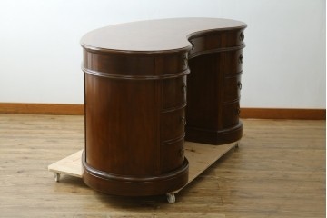 中古　DREXEL HERITAGE(ドレクセルヘリテイジ)　Cameo Classics(キャメオクラシックス)　気品ある曲面フォルムと木目が魅力のキドニーデスク　(R-085830)