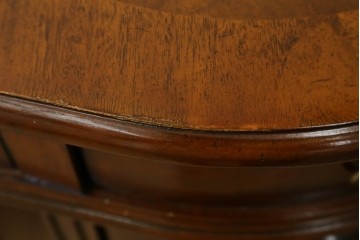 中古　DREXEL HERITAGE(ドレクセルヘリテイジ)　Cameo Classics(キャメオクラシックス)　気品ある曲面フォルムと木目が魅力のキドニーデスク　(R-085830)