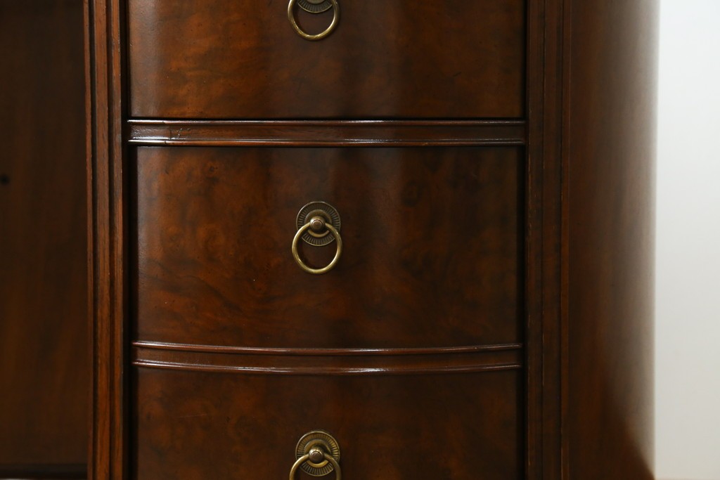 中古　DREXEL HERITAGE(ドレクセルヘリテイジ)　Cameo Classics(キャメオクラシックス)　気品ある曲面フォルムと木目が魅力のキドニーデスク　(R-085830)