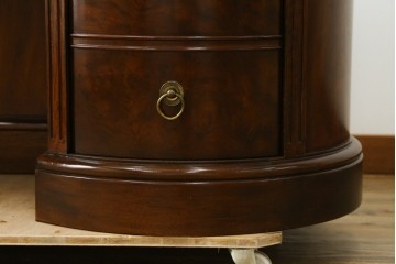 中古　DREXEL HERITAGE(ドレクセルヘリテイジ)　Cameo Classics(キャメオクラシックス)　気品ある曲面フォルムと木目が魅力のキドニーデスク　(R-085830)