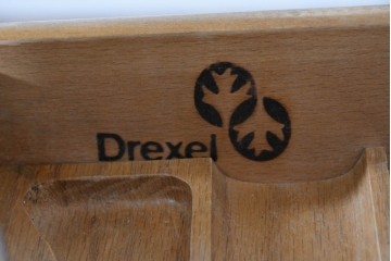 中古　DREXEL HERITAGE(ドレクセルヘリテイジ)　Cameo Classics(キャメオクラシックス)　気品ある曲面フォルムと木目が魅力のキドニーデスク　(R-085830)