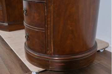 中古　DREXEL HERITAGE(ドレクセルヘリテイジ)　Cameo Classics(キャメオクラシックス)　気品ある曲面フォルムと木目が魅力のキドニーデスク　(R-085830)