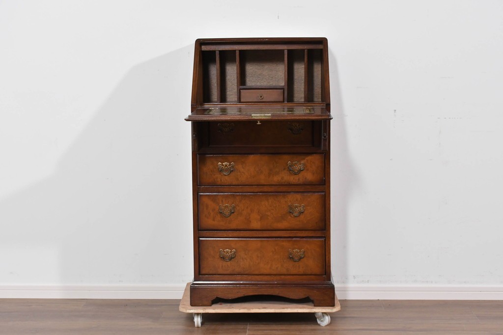 イギリスヴィンテージ　人気の幅狭サイズ　マホガニー材　レザートップのライティングビューロー　(R-085831)