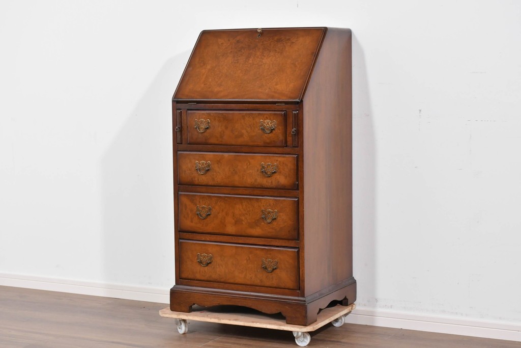 イギリスヴィンテージ　人気の幅狭サイズ　マホガニー材　レザートップのライティングビューロー　(R-085831)