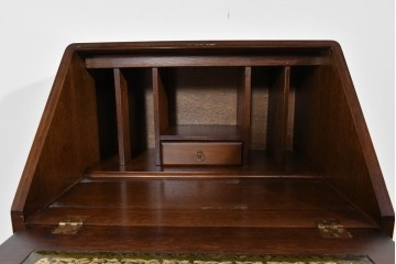 イギリスヴィンテージ　人気の幅狭サイズ　マホガニー材　レザートップのライティングビューロー　(R-085831)