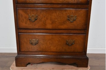 イギリスヴィンテージ　人気の幅狭サイズ　マホガニー材　レザートップのライティングビューロー　(R-085831)