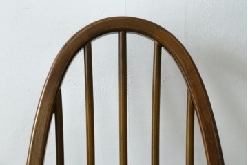 イギリスヴィンテージ　ERCOL(アーコール)　柔らかな曲線美が印象的なクエーカーロッキングチェア　(R-085832)