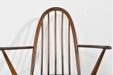 イギリスヴィンテージ　ERCOL(アーコール)　柔らかな曲線美が印象的なクエーカーロッキングチェア　(R-085832)