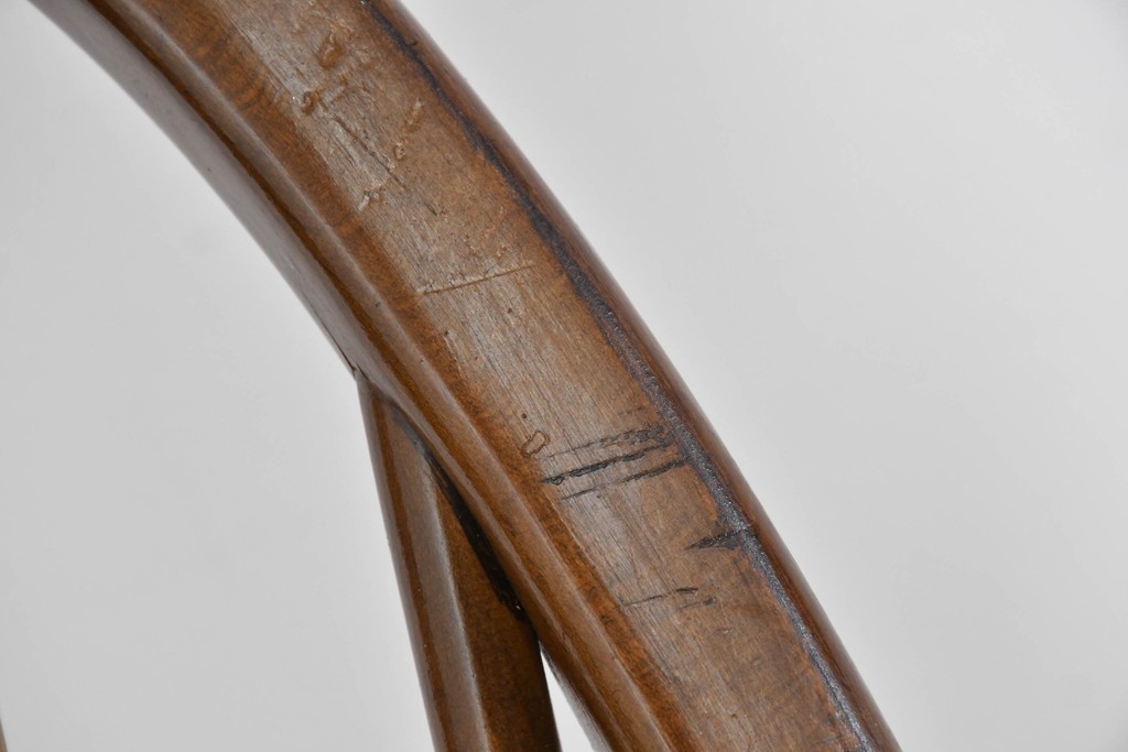 イギリスヴィンテージ　ERCOL(アーコール)　柔らかな曲線美が印象的なクエーカーロッキングチェア　(R-085832)