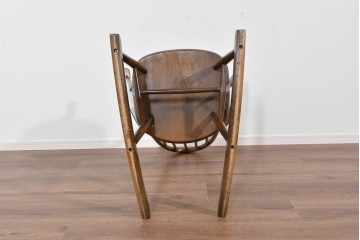 イギリスヴィンテージ　ERCOL(アーコール)　柔らかな曲線美が印象的なクエーカーロッキングチェア　(R-085832)
