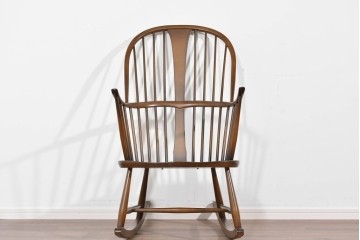 イギリスヴィンテージ　 美品　ERCOL(アーコール)　Chairmakers Chair(チェアメーカーズチェア)　曲木の美が際立つロッキングチェア　(R-085833)
