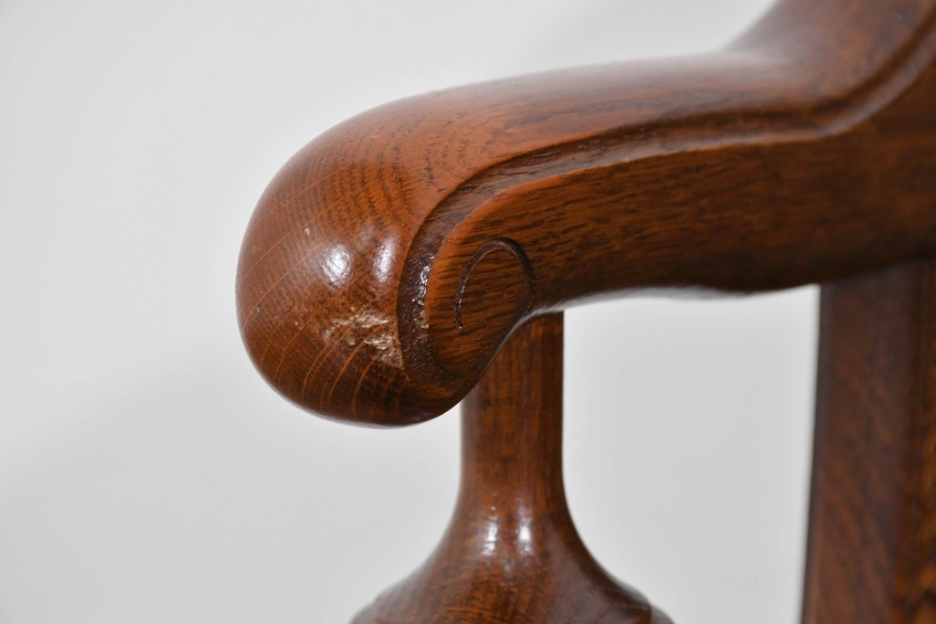 中古　美品!!　希少な廃番品　三越家具(現カントリーハウス)　Brugge(ブルージュ)　木の質感を生かしたクラシックスタイルのキャスター付きアームチェア　(R-085834)