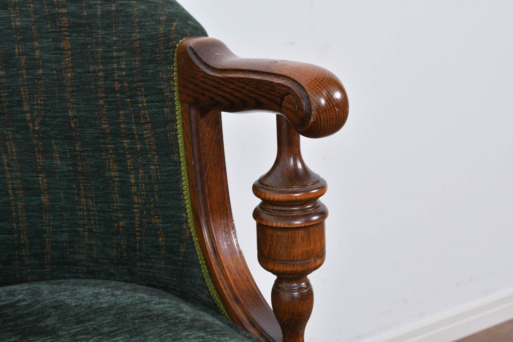 中古　美品!!　希少な廃番品　三越家具(現カントリーハウス)　Brugge(ブルージュ)　木の質感を生かしたクラシックスタイルのキャスター付きアームチェア　(R-085834)