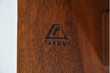 中古　美品　匠工房(TAKUMI KOHGEI)　AMEDEO(アメディオ)　スポークデザインが印象的な1人掛けソファ　定価約60万円　(R-085835)