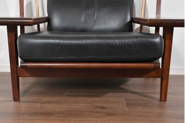 中古　美品　匠工房(TAKUMI KOHGEI)　AMEDEO(アメディオ)　スポークデザインが印象的な1人掛けソファ　定価約60万円　(R-085835)