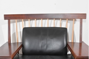 中古　美品　匠工房(TAKUMI KOHGEI)　AMEDEO(アメディオ)　スポークデザインが印象的な1人掛けソファ　定価約60万円　(R-085835)