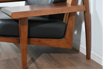 中古　美品　匠工房(TAKUMI KOHGEI)　AMEDEO(アメディオ)　スポークデザインが印象的な1人掛けソファ　定価約60万円　(R-085835)