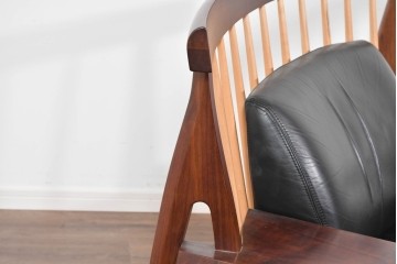 中古　美品　匠工房(TAKUMI KOHGEI)　AMEDEO(アメディオ)　スポークデザインが印象的な1人掛けソファ　定価約60万円　(R-085835)